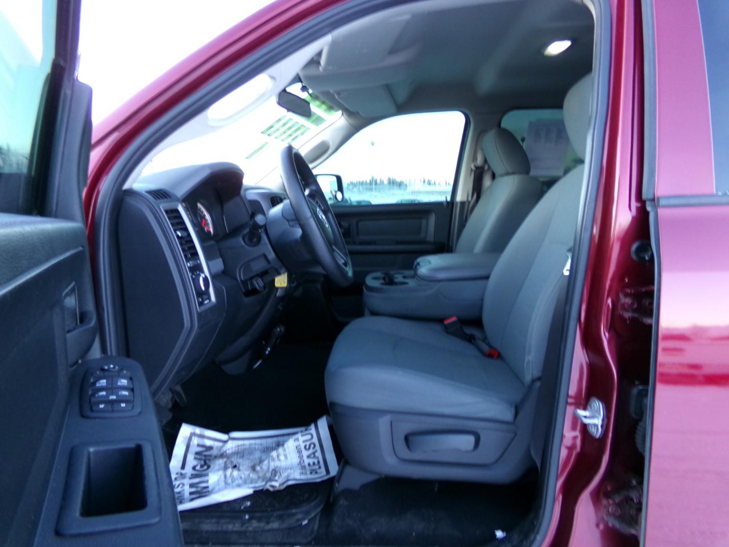 2017 Red /Black Dodge 1500 Tradesman (1C6RR7FT0HS) with an 5.7L V8 OHV 16V HEMI engine, 8-Speed Automatic transmission, located at 2630 Philips Field Rd., Fairbanks, AK, 99709, (907) 458-0593, 64.848068, -147.780609 - Photo#4